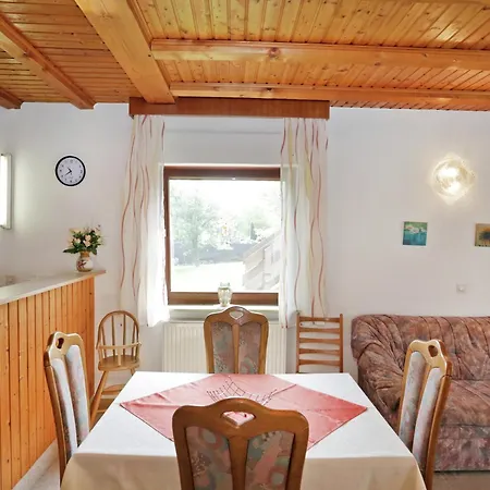 In Armsfeld Mit Pool アパート